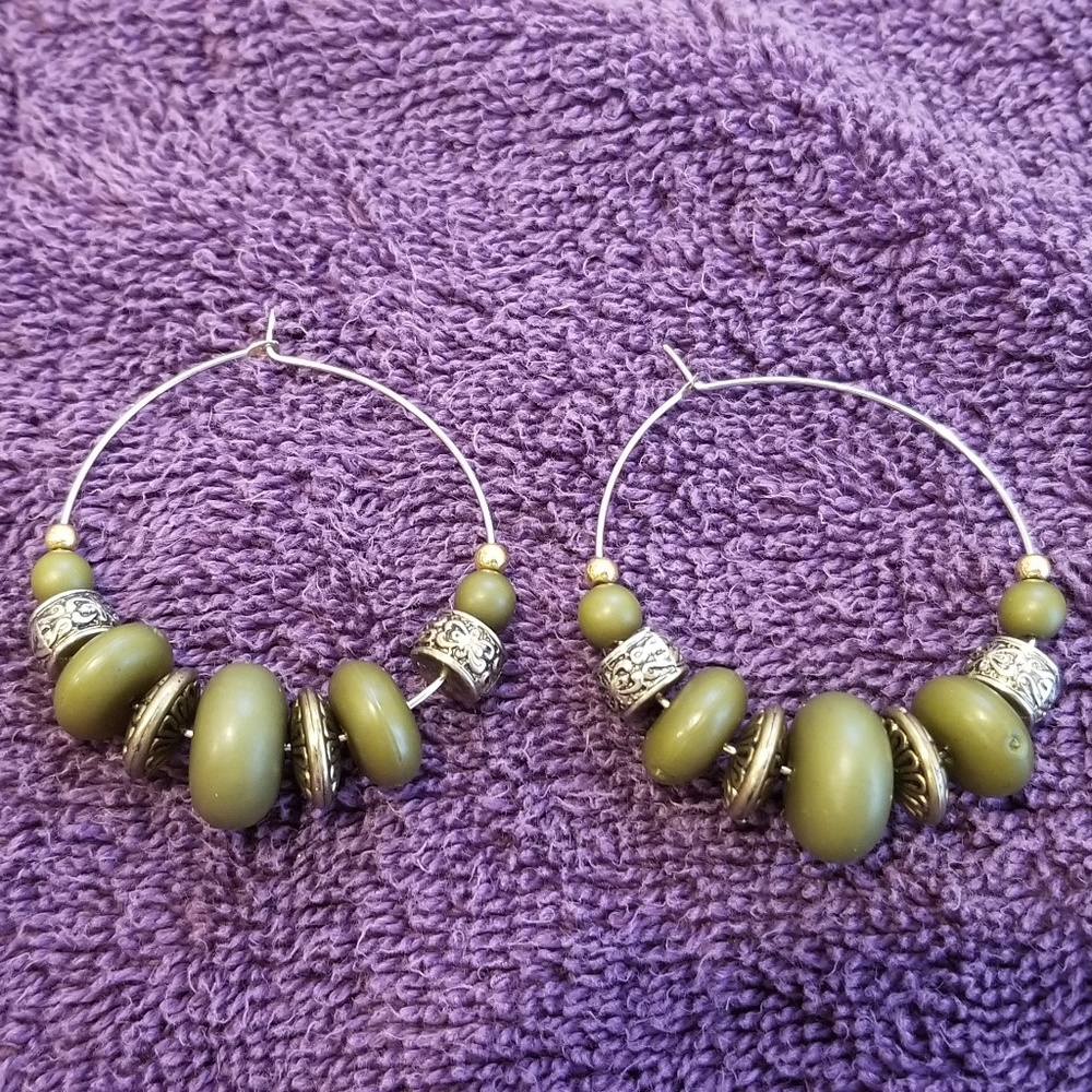 Large Goldtone Wire Hoop Earings w/Green Beads